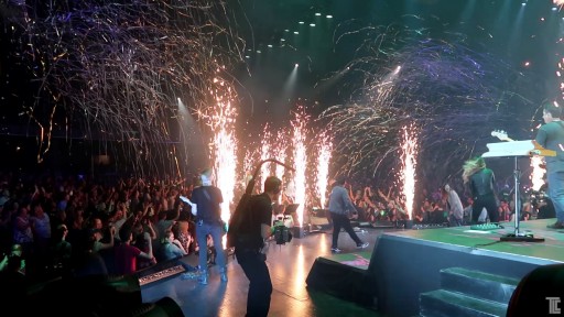 Special FX Finale with Streamers & White Sparkle Fountains